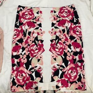 WHBM a line skirt w/ zip closure